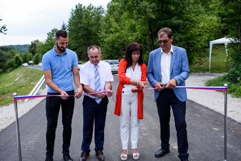 Občini Ivančna Gorica in Žužemberk s prenovljeno cesto še bolj povezani