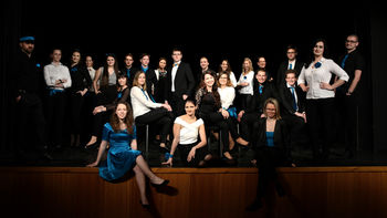 Z nekaj kliki pomagajmo Zborallici v New York