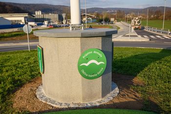 Vandali ponovno uničevali občinsko lastnino