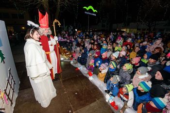 Miklavž obiskal Ivančno Gorico v soju tisočerih lučk