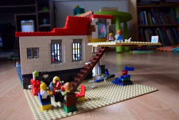 Na Miklavževo obdarili nagrajence družinskega Lego tekmovanja