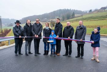 Ivanški župan »predal štafeto« in odprl pomemben odsek ceste v Sobračah