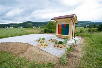 Nov učni čebelnjak za mlade čebelarje v Ivančni Gorici