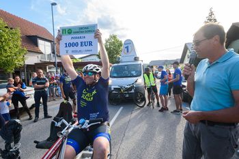 Ivančna Gorica ponovno stopila skupaj! Župan podaril 1000 evrov dobrodelni akciji DEŽELAK = JUNAK