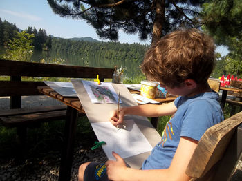 V Šentvidu pri Stični bodo potekale prve slikarske počitnice v naravi