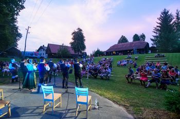 Nepozaben zven Avsenikove harmonike na Muljavi