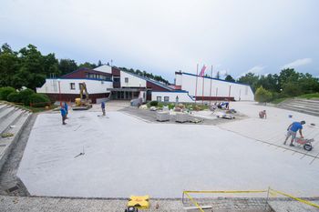 Pri šolskem centru v Ivančni Gorici poteka obnova amfiteatra