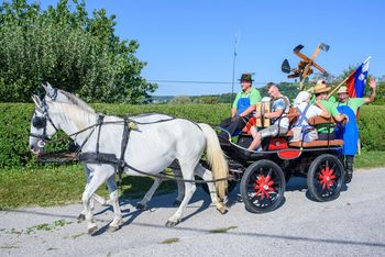 FOTO: Vinogradniki na Debelem hribu postavili klopotec