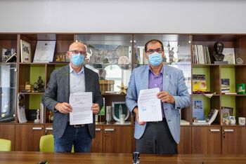 Podpisana pogodba za letno-zimsko vzdrževanje občinskih cest v dolžini 137 km