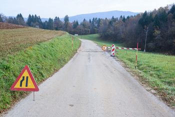 Obvestilo o obnovi in delni zapori ceste Hrastov Dol – Rdeči Kal