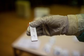 V četrtek v Ivančni Gorici potrdili 16 pozitivnih primerov z okužbo Covid-19