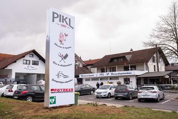 Odprtje novega trgovskega kompleksa podjetja Pikl v Ivančni Gorici