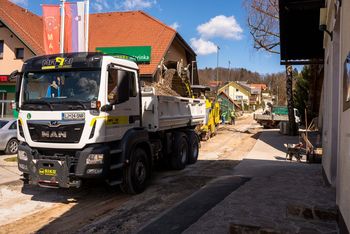 Začela so se asfalterska dela po izgradnji kanalizacije v Stični