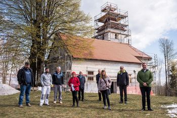Na vrhu Polževega poteka obnova cerkve sv. Duha