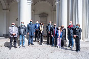 Poklon Josipu Jurčiču v spominskem parku Navje v Ljubljani