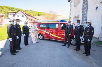 FOTO: Na Florjanovo nedeljo blagoslov gasilskega vozila PGD Stična