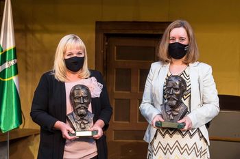 Dragica Šteh in Antonija Sever prejemnici Nagrade Josipa Jurčiča