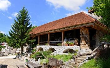 GLASOVANJE: Lavričeva koča na Gradišču v finalu akcije Naj planinska koča 2021