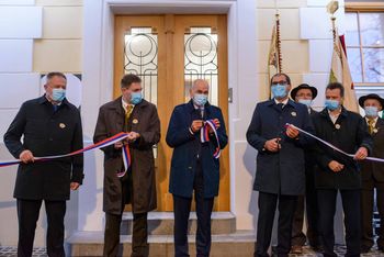 Vrata je odprlo Središče inovativnih tehnologij APILAB – HIŠA KRANJSKE ČEBELE v Višnji Gori