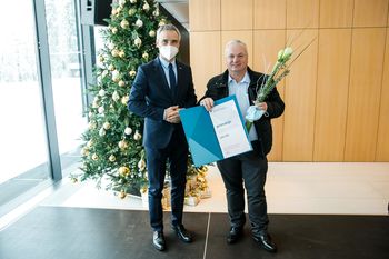 Družini Čož priznanje za dolgoletno in uspešno izvajanje rejniške dejavnosti