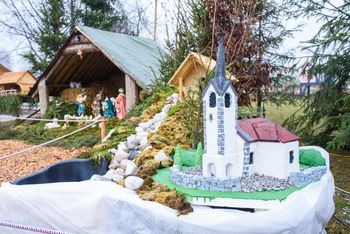 Jaslice na prostem v Kriški vasi vabijo na ogled