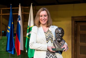 Ambasadorka Dragica Šteh napisala pesem leta