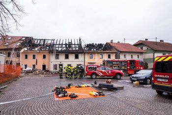 Leto dni po požaru v Višnji Gori: Življenje se počasi vrača v normalne tirnice