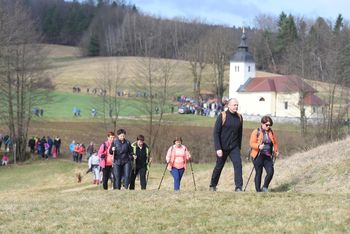 Jurčičev pohod letos v "pohodniških mehurčkih"