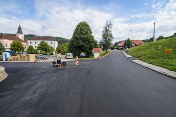 Nova, lepša in varnejša podoba osrednjega križišča v Stični