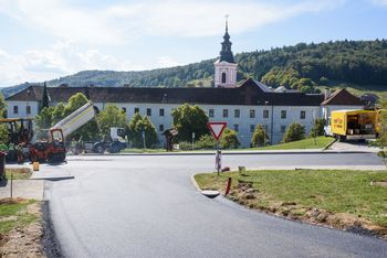 Zaključuje se prenova osrednjega križišča v Stični