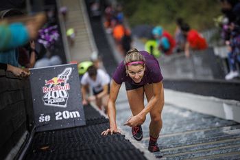 Barbara Trunkelj ostaja kraljica teka na planiško velikanko