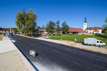 Zaradi asfaltiranja popolna zapora ceste Dob – Boga vas