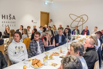 Podjetniški zajtrk APILAB v Hiši kranjske čebele