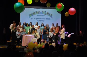 Otroški pevski zbor Ambrus praznoval 10. rojstni dan Otroški pevski zbor Ambrus praznoval 10. rojstni dan
