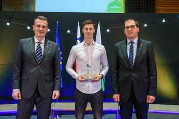 Pred državnim praznikom samostojnosti in enotnosti razglasili najboljše športnike za leto 2022