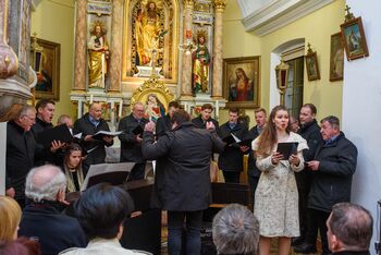 Izjemen božični koncert Moškega pevskega zbora Prijatelji z gosti