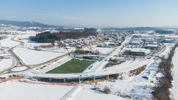 Zimski pogled na novozgrajeni nadvoz v Ivančni Gorici
