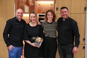 Literarni večer z duhovnikom Martinom Golobom in Lojzetom Grčmanom Literarni večer z duhovnikom Martinom Golobom in Lojzetom Grčmanom