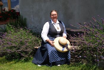 Vabilo na predavanje »NABIRANJE ZDRAVILNIH ZELIŠČ IN PRIPRAVA ČAJNIH MEŠANIC«