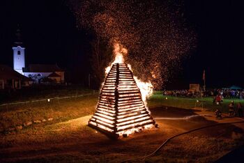 Opozorilo ob kurjenju prvomajskih kresov