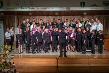 FOTO: V Šentvidu pri Stični je potekala območna revija pevskih zborov