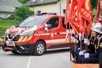 V Metnaju se veselijo novega gasilskega vozila