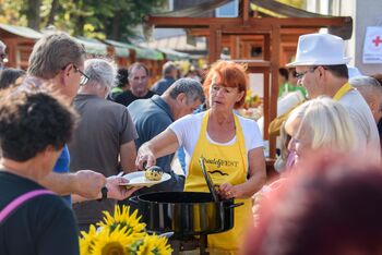 Na tržnici v Ivančni Gorici v znamenju praznika krompirja