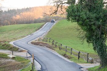 Asfaltna podlaga še bolj povezala krajane Male in Velike Dobrave