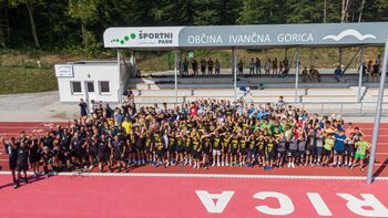 Več kot 400 mladih rokometašev na turnirju v Ivančni Gorici