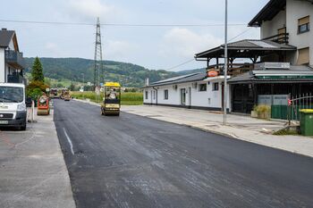 Asfaltiranje odseka ceste proti krožišču Marof