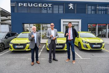 Občina Ivančna Gorica prevzela električna vozila za patronažo in prevoze starejših