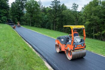 Javno naročilo: Asfaltiranje cest v občini Ivančna Gorica v letih 2025 in 2026