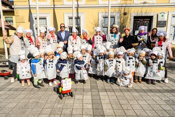 Pustni torek v znamenju smeha in glasbe