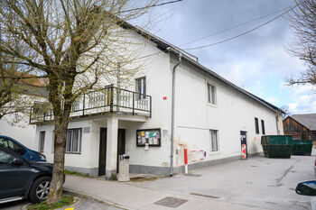 Obvestilo – Obsežna gasilska vaja pred rušitvijo kulturnega doma v Ivančni Gorici Obvestilo – Obsežna gasilska vaja pred rušitvijo kulturnega doma v Ivančni Gorici